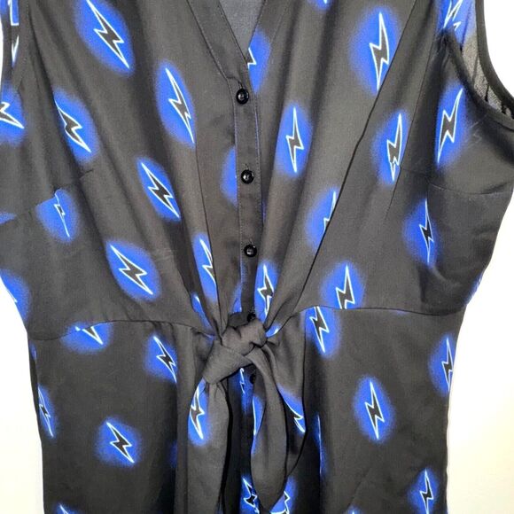 Torrid Black Tank Top with Blue Lightening Bolts and Tie Front Size 1 - Picture 2 of 4